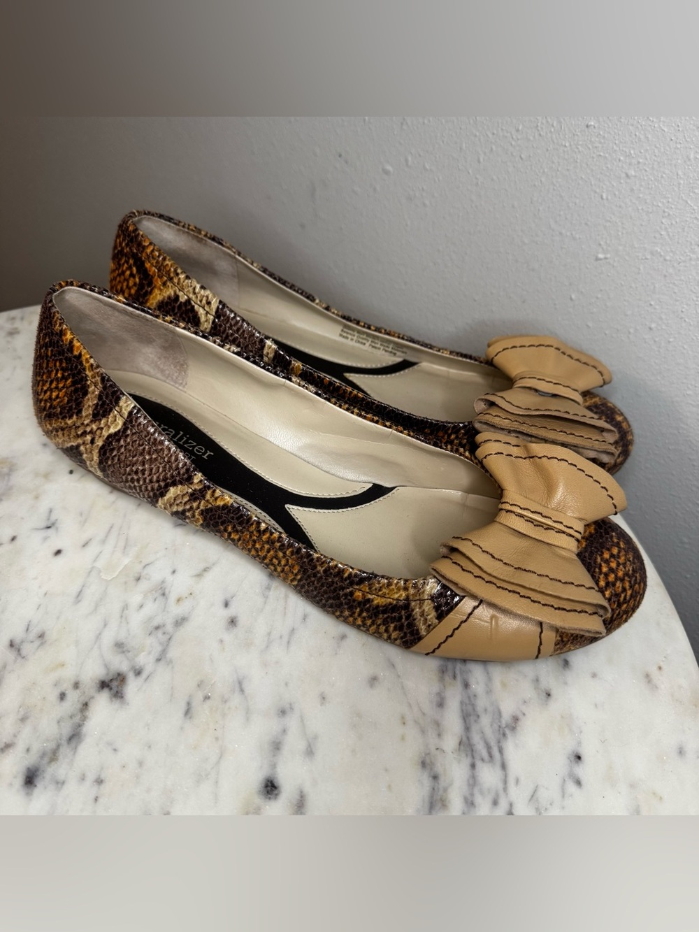 Naturalizer Flats Size 8 M brown Vegan Leather snakeskin shoes comfort